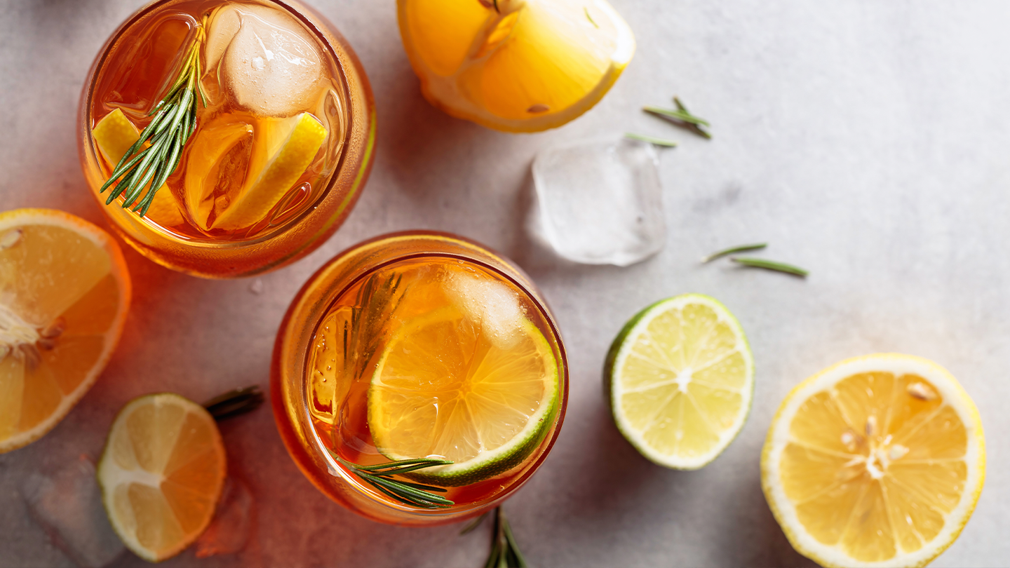 Iced Tea with Lemons