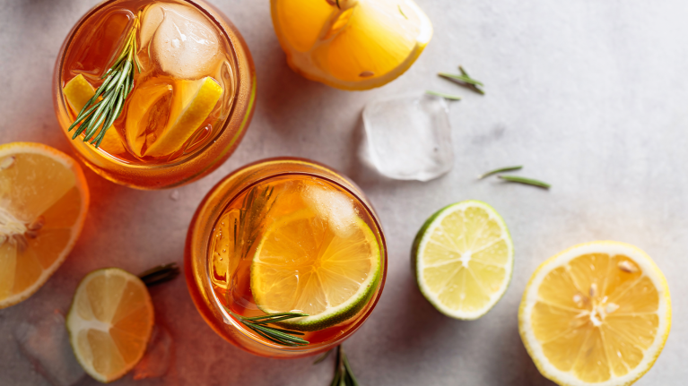 Iced Tea with Lemons
