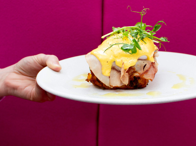 Hollandaise Egg