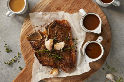 MAGGI Rich Gravy Red wine and Port Sauce