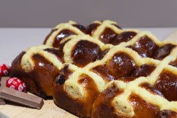 Easter Hot Cross Buns filled with KITKAT Spread
