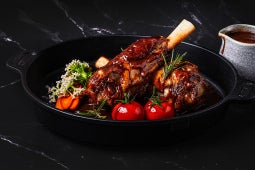 Lamb Shanks wirth Shirz Jus Lie